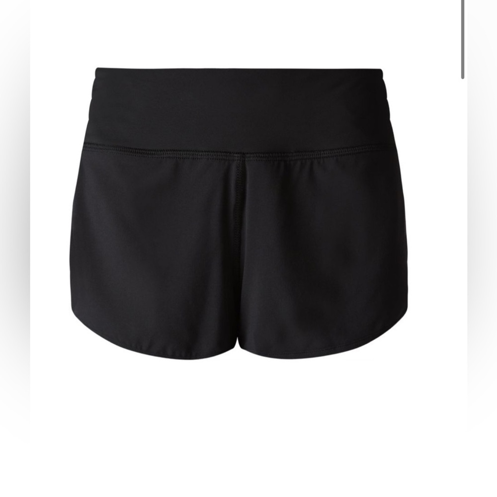 P49. Lululemon Speed Short *4-way Stretch 2.5"
Size 8
Black